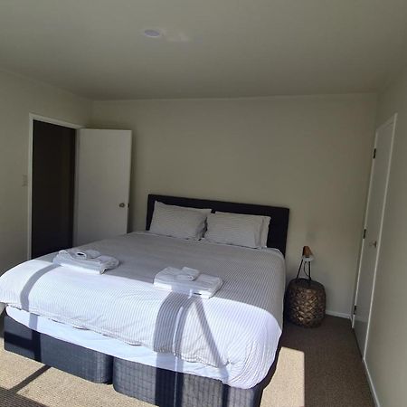 2 Bedroom Home, City And Sea Views Auckland Esterno foto