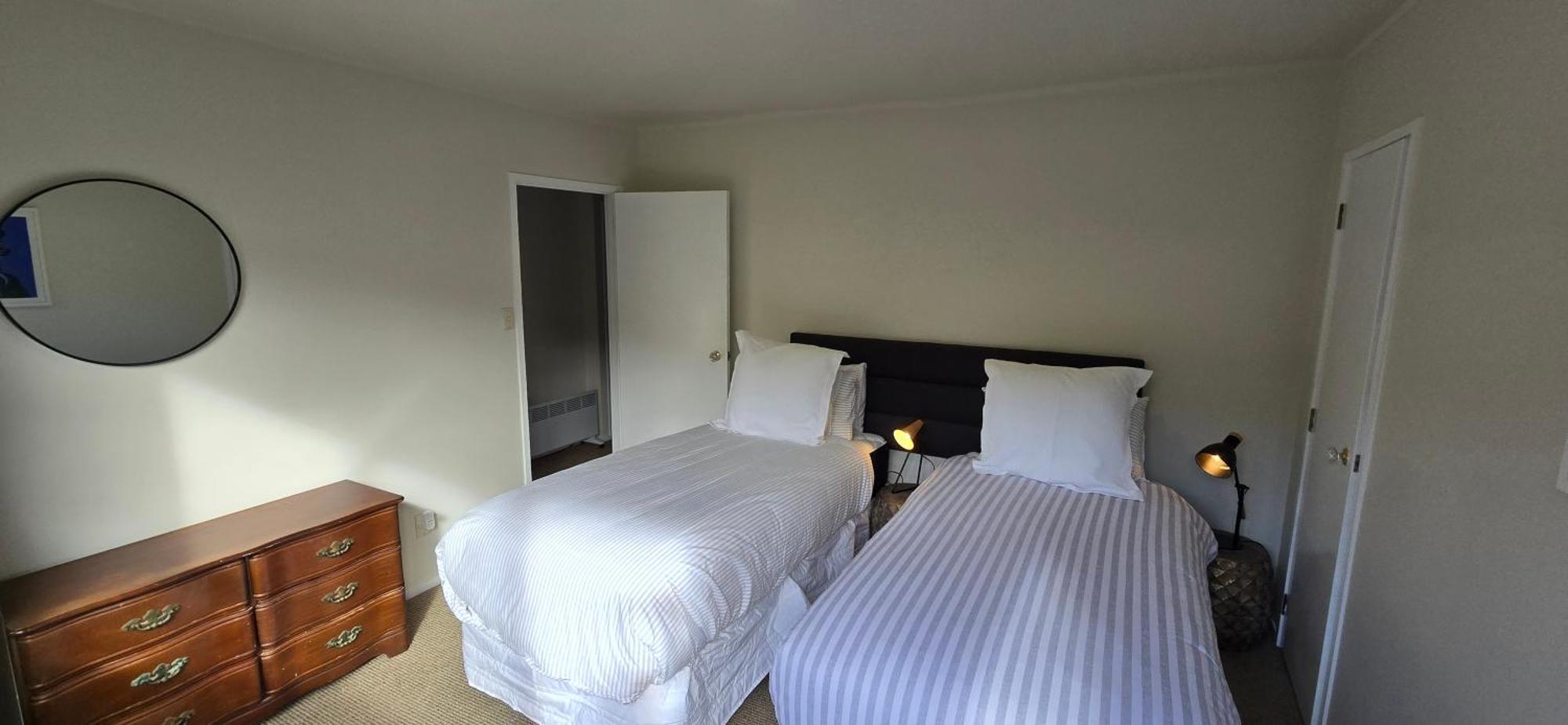 2 Bedroom Home, City And Sea Views Auckland Esterno foto